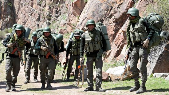 Совместные киргизско-индийские учения спецназа "Канжар VII"