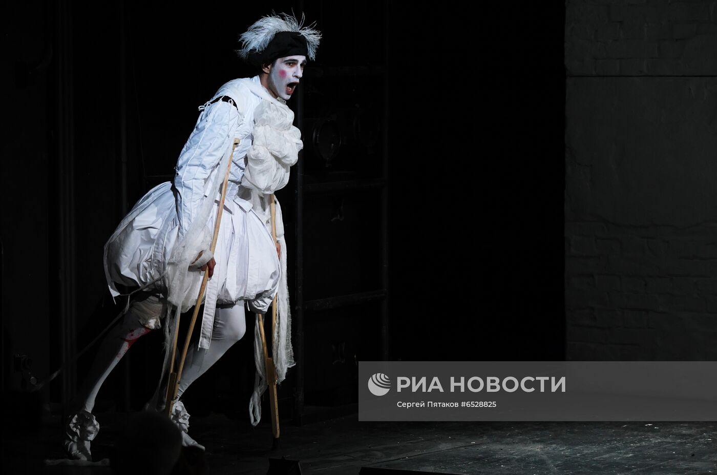 Спектакль "Моцарт "Дон Жуан". Генеральная репетиция" в театре "Мастерская Петра Фоменко"