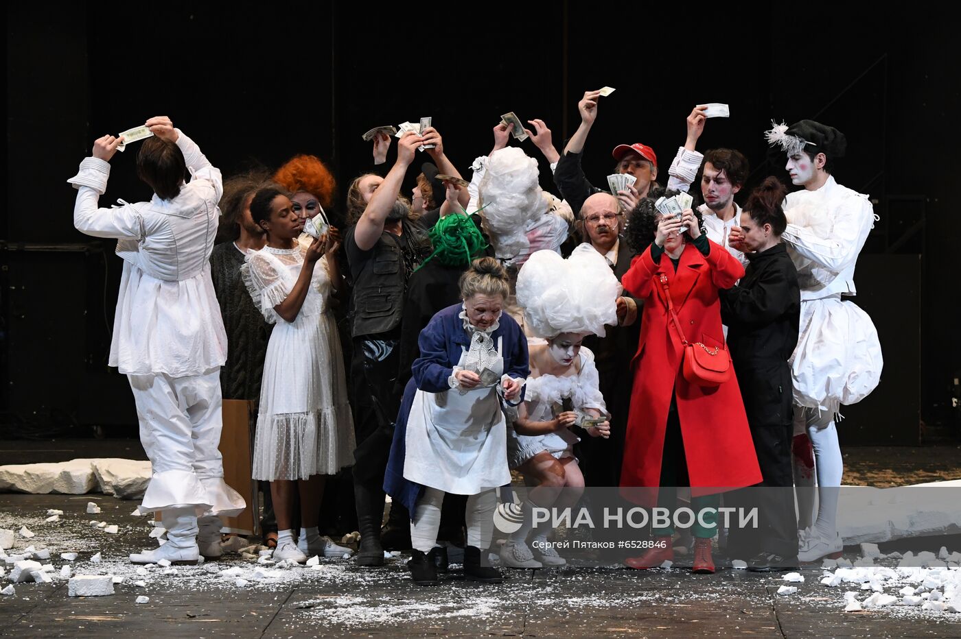 Спектакль "Моцарт "Дон Жуан". Генеральная репетиция" в театре "Мастерская Петра Фоменко"