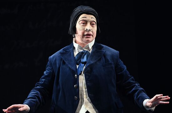 Спектакль "Мертвые души" в театре им. Евг. Вахтангова