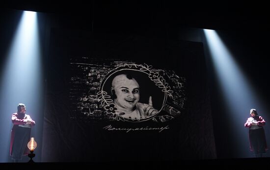 Спектакль "Мертвые души" в театре им. Евг. Вахтангова