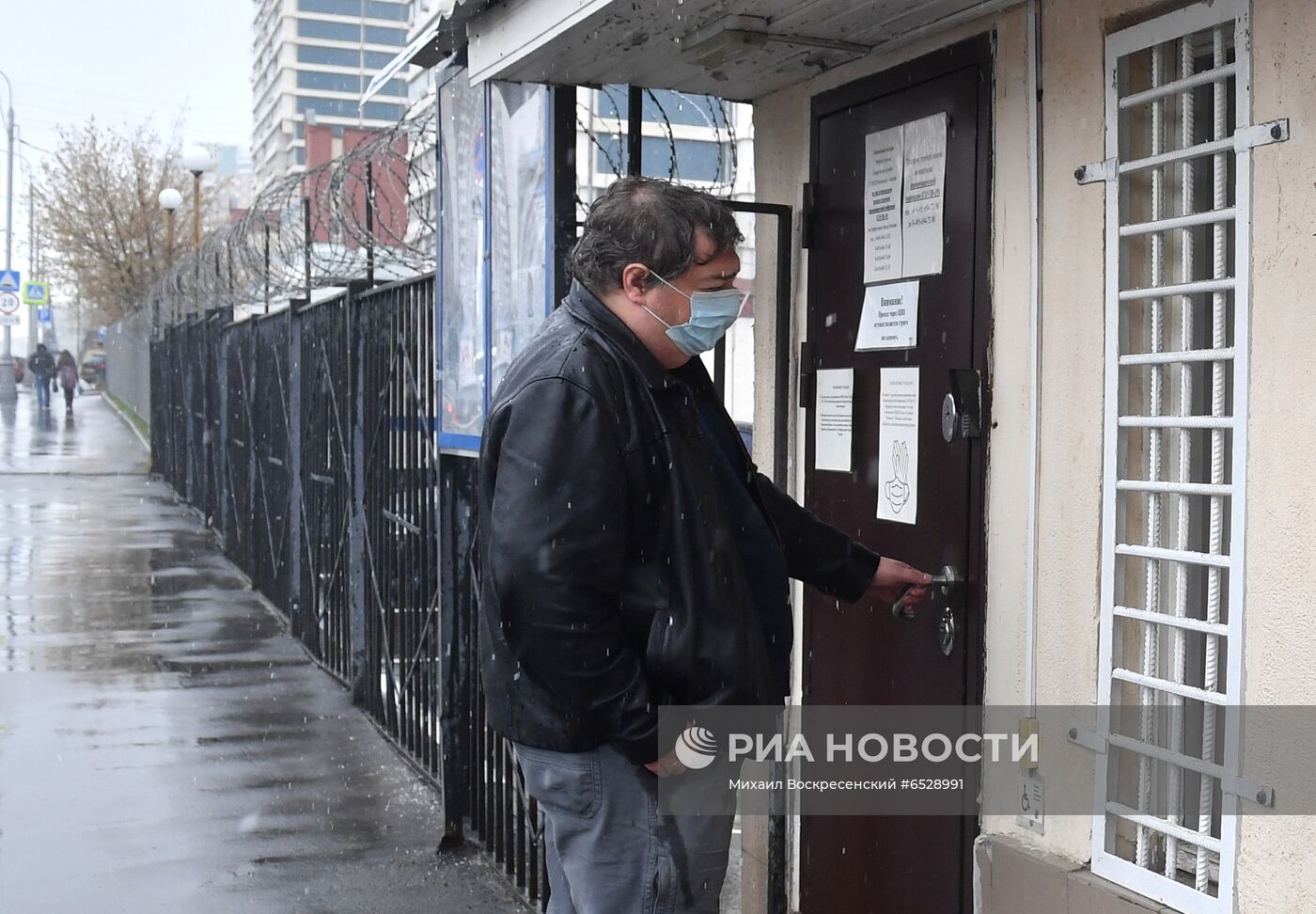 Писателя Д. Быкова вызвали в полицию