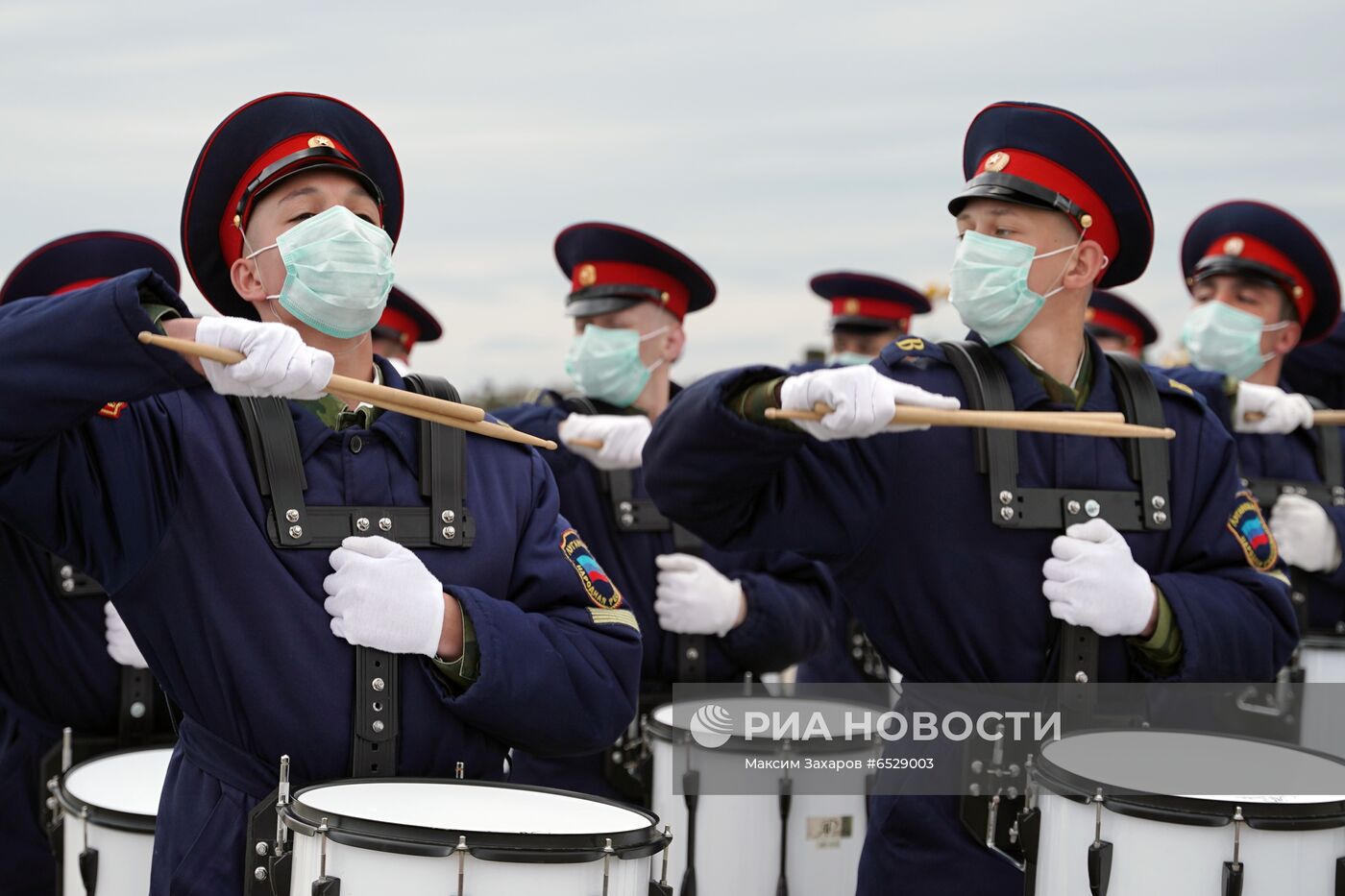 Репетиция парада Победы в Луганске