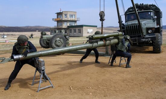 Состязания по ремонту ракетно-артиллерийского вооружения в Приморье