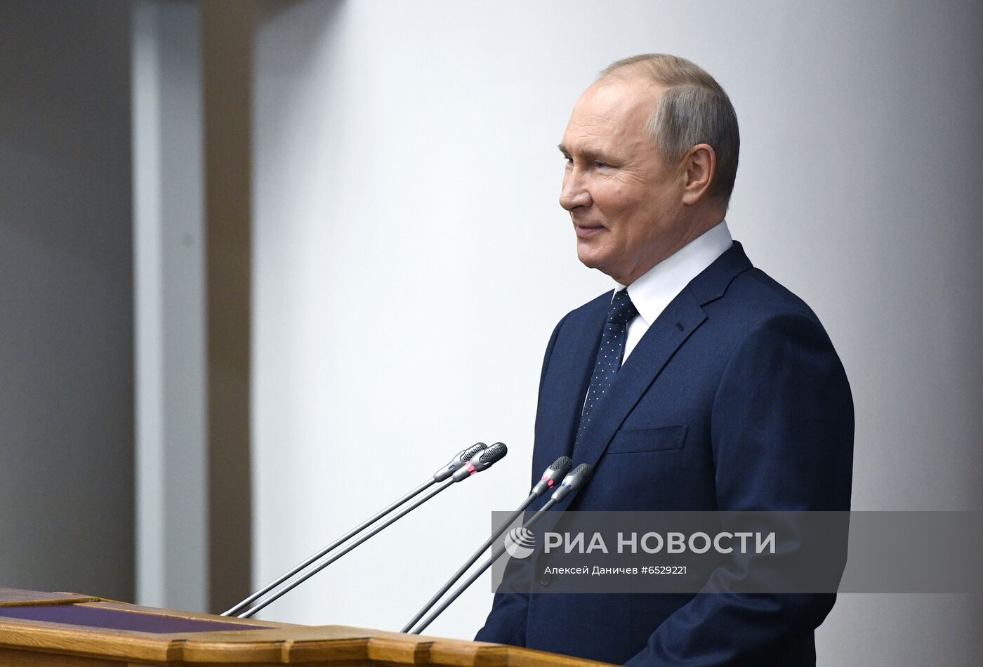 Рабочая поездка президента РФ В. Путина в Санкт-Петербург