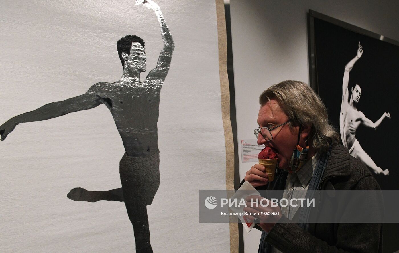 Выставка "Головач Сопромат" в галерее ГУМ-Red-Line