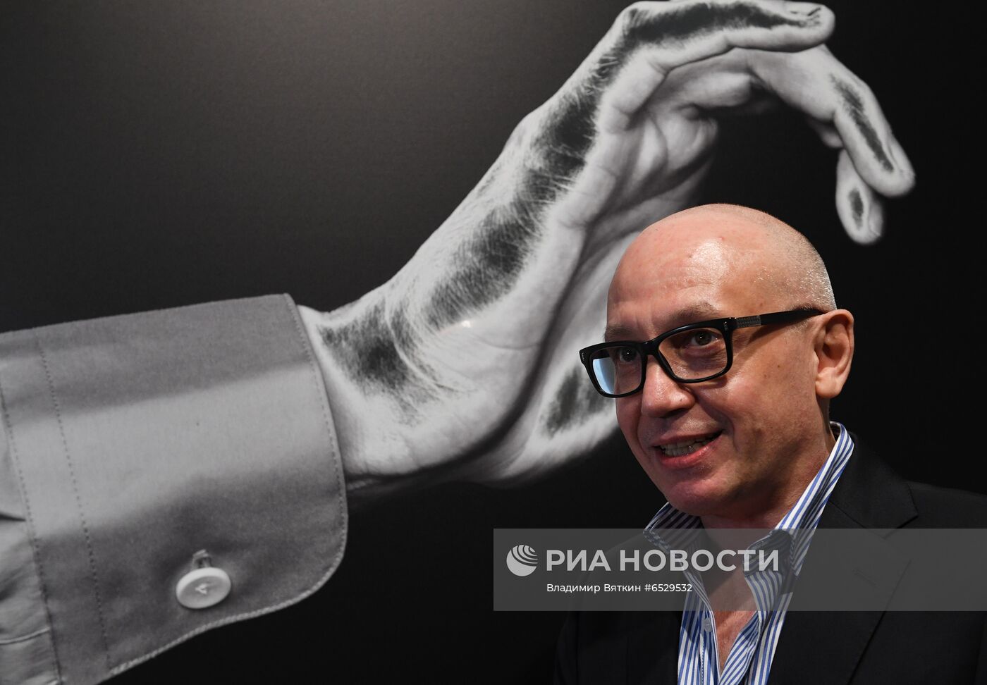 Выставка "Головач Сопромат" в галерее ГУМ-Red-Line