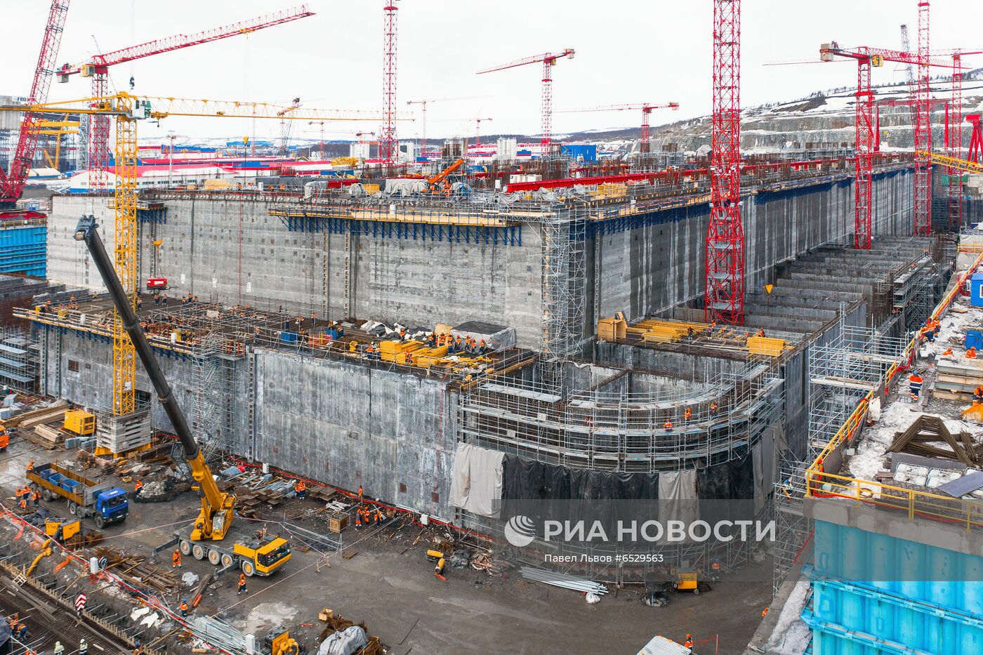 Строительство завода "НОВАТЭК-Мурманск" в Белокаменке