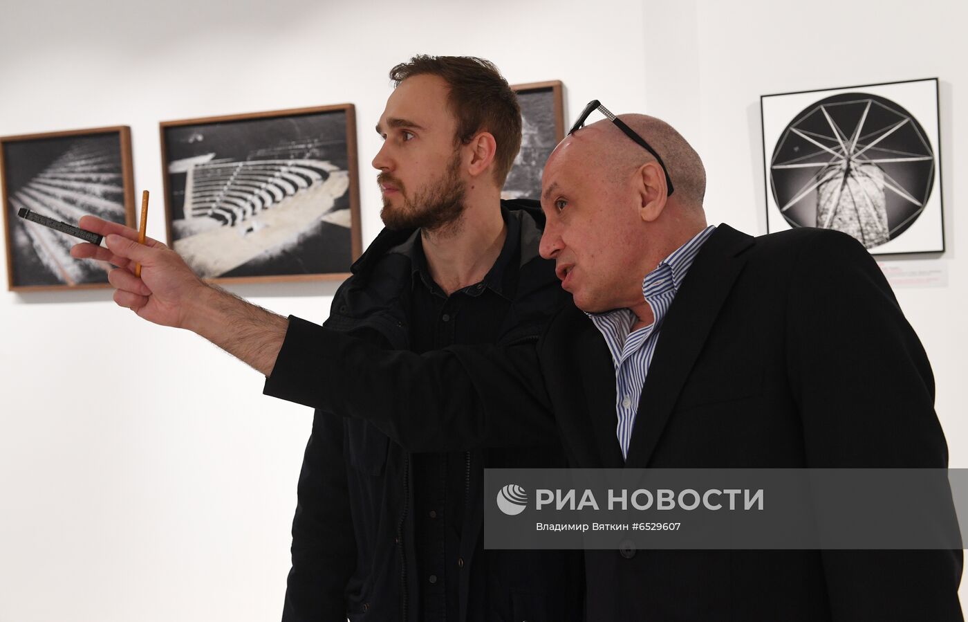 Выставка "Головач Сопромат" в галерее ГУМ-Red-Line