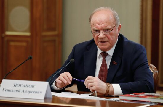 Премьер-министр РФ М. Мишустин встретился с главами думских фракций