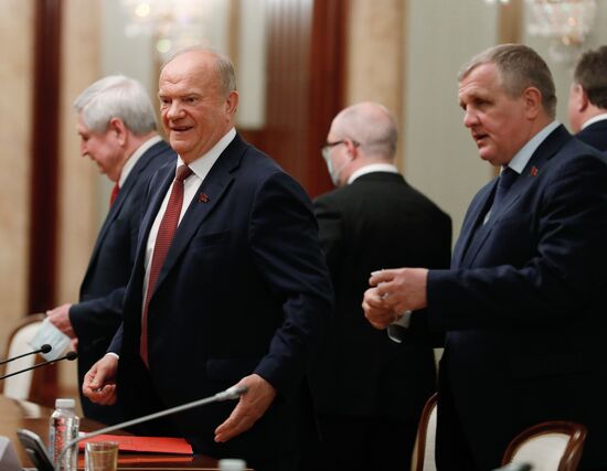 Премьер-министр РФ М. Мишустин встретился с главами думских фракций