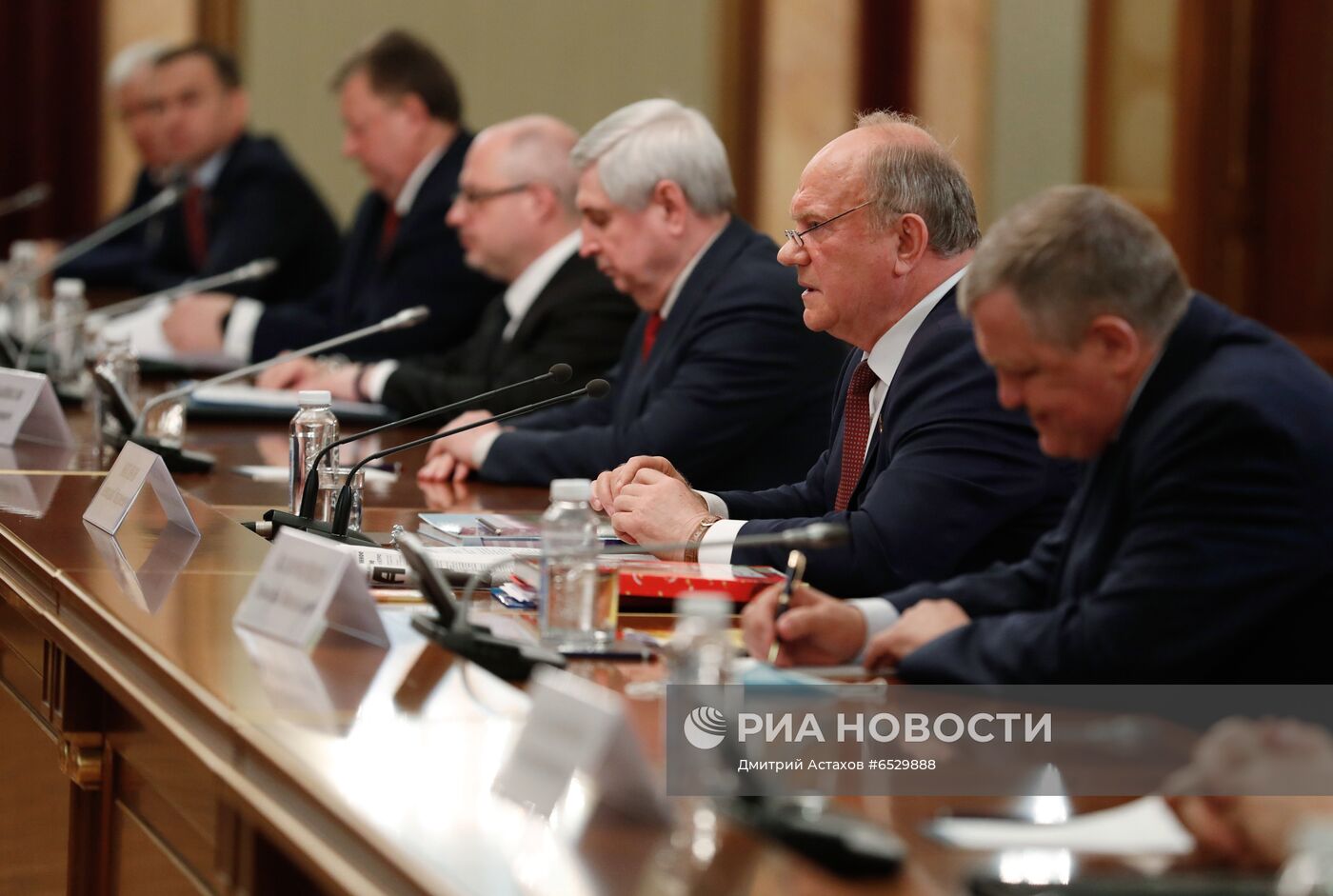 Премьер-министр РФ М. Мишустин встретился с главами думских фракций