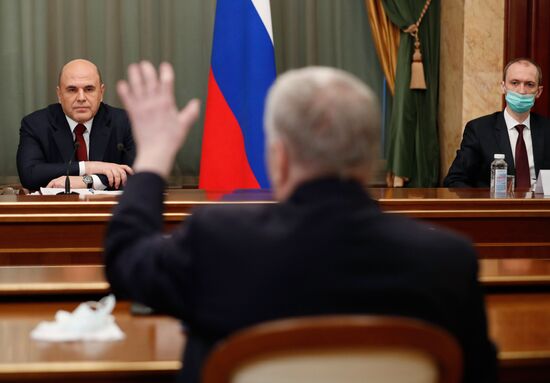 Премьер-министр РФ М. Мишустин встретился с главами думских фракций