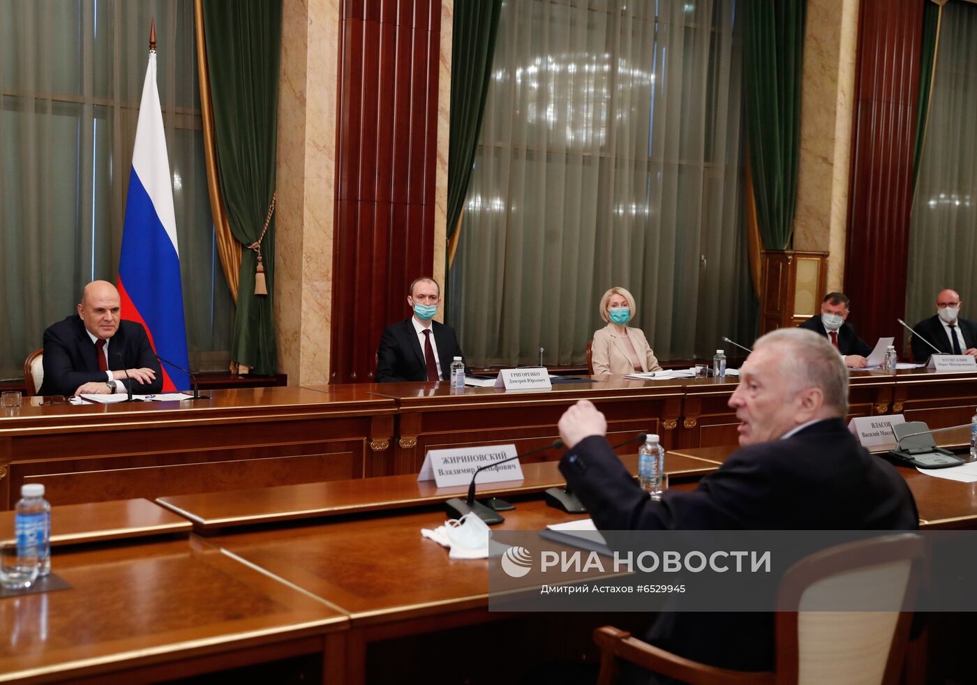 Премьер-министр РФ М. Мишустин встретился с главами думских фракций