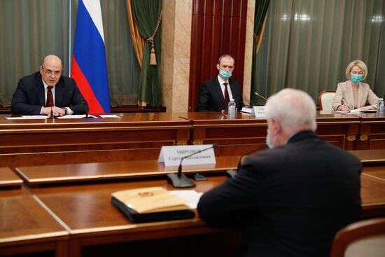 Премьер-министр РФ М. Мишустин встретился с главами думских фракций