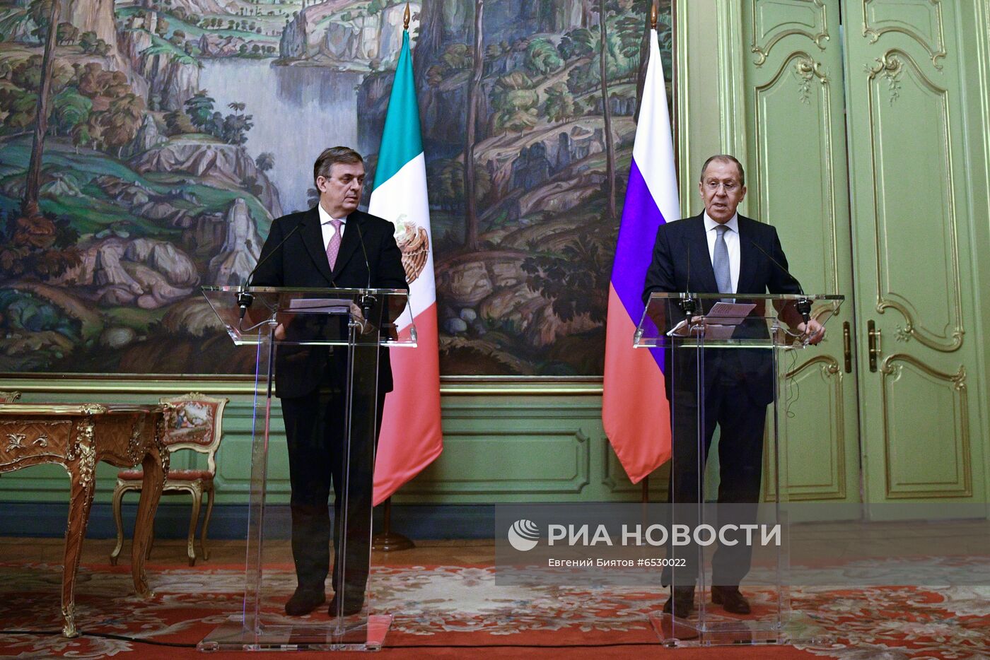 Встреча глав МИД РФ и Мексики С. Лаврова и М. Эмбарда