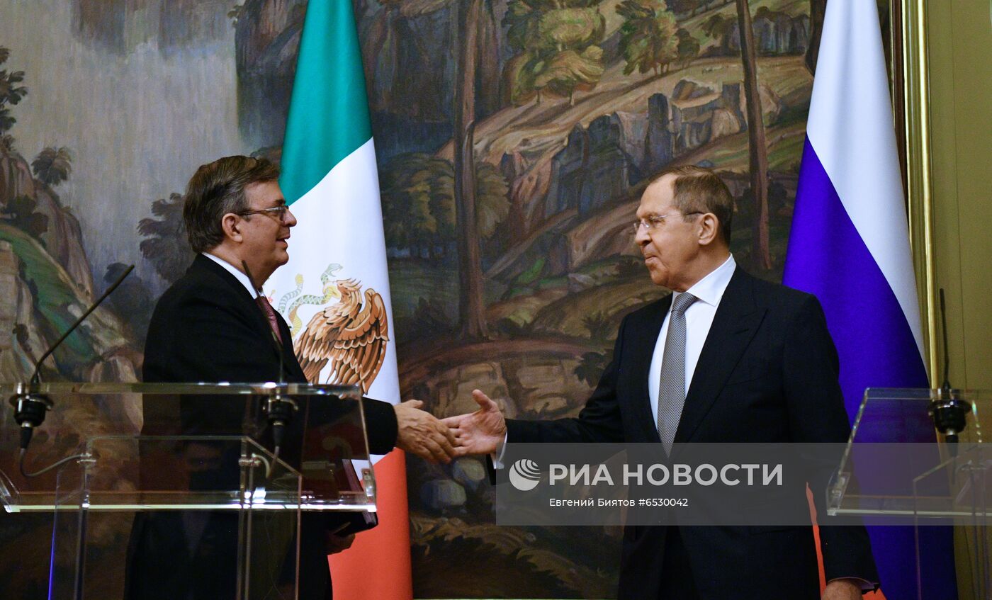 Встреча глав МИД РФ и Мексики С. Лаврова и М. Эмбарда
