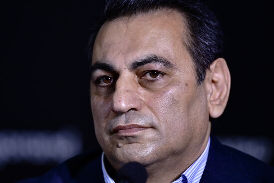 Награждение шахматиста Я. Непомнящего - победителя турнира претендентов 