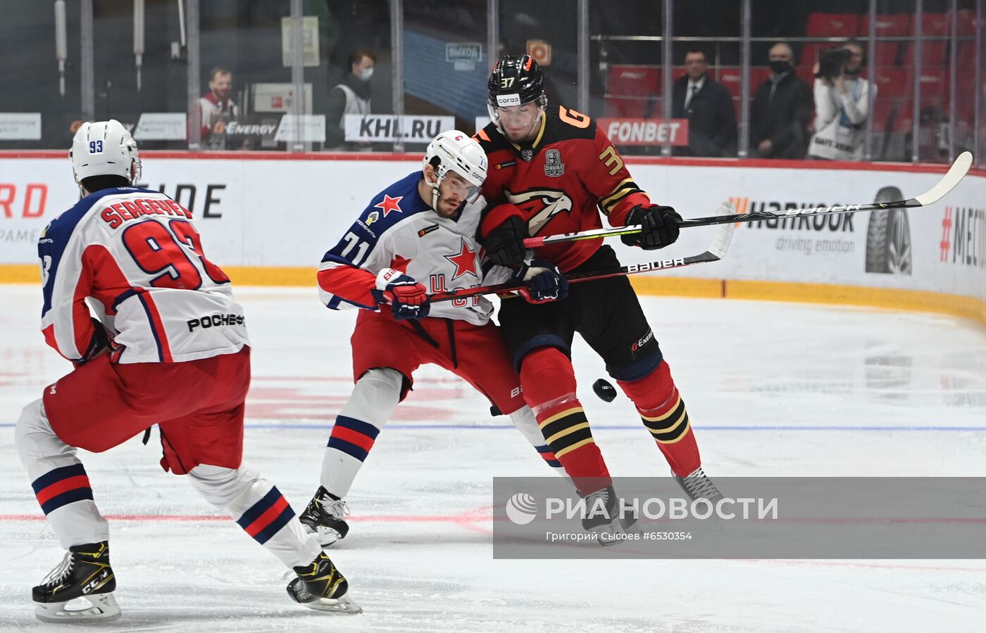 Хоккей. КХЛ. Финальная серия. Матч "Авангард" - ЦСКА