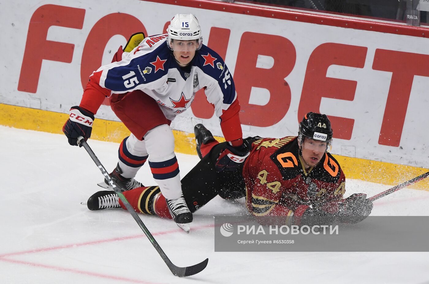 Хоккей. КХЛ. Финальная серия. Матч "Авангард" - ЦСКА