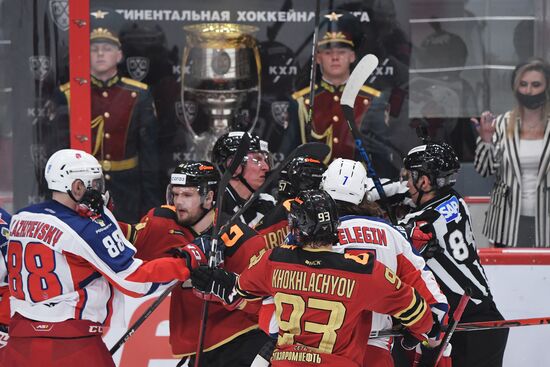 Хоккей. КХЛ. Финальная серия. Матч "Авангард" - ЦСКА