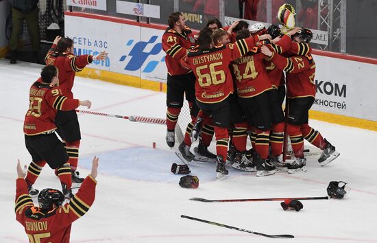 Хоккей. КХЛ. Финальная серия. Матч "Авангард" - ЦСКА