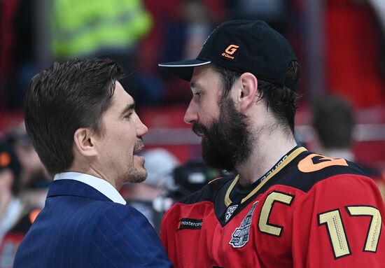 Хоккей. КХЛ. Финальная серия. Матч "Авангард" - ЦСКА