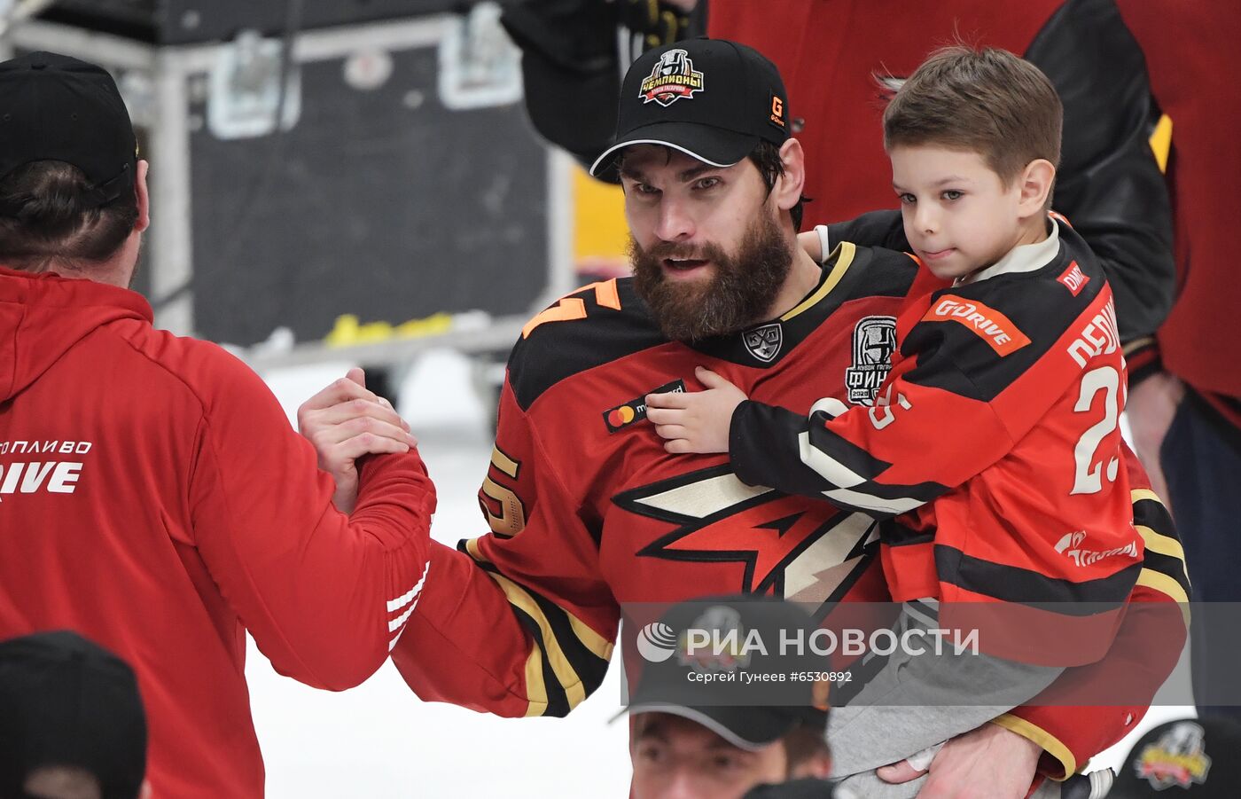 Хоккей. КХЛ. Финальная серия. Матч "Авангард" - ЦСКА