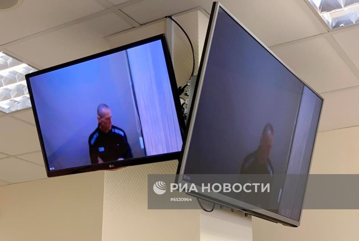 Рассмотрение жалобы на приговор А. Навальному по делу о клевете на ветерана 