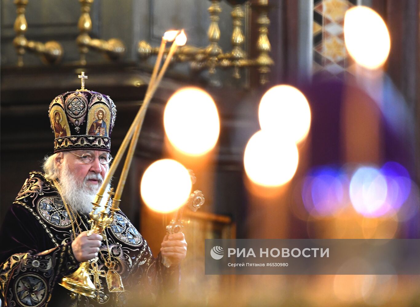 Патриаршее служение и чин освящения святого мира в храме Христа Спасителя 