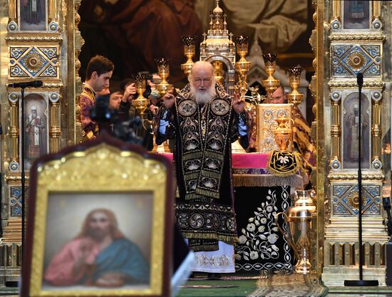 Патриаршее служение и чин освящения святого мира в храме Христа Спасителя 