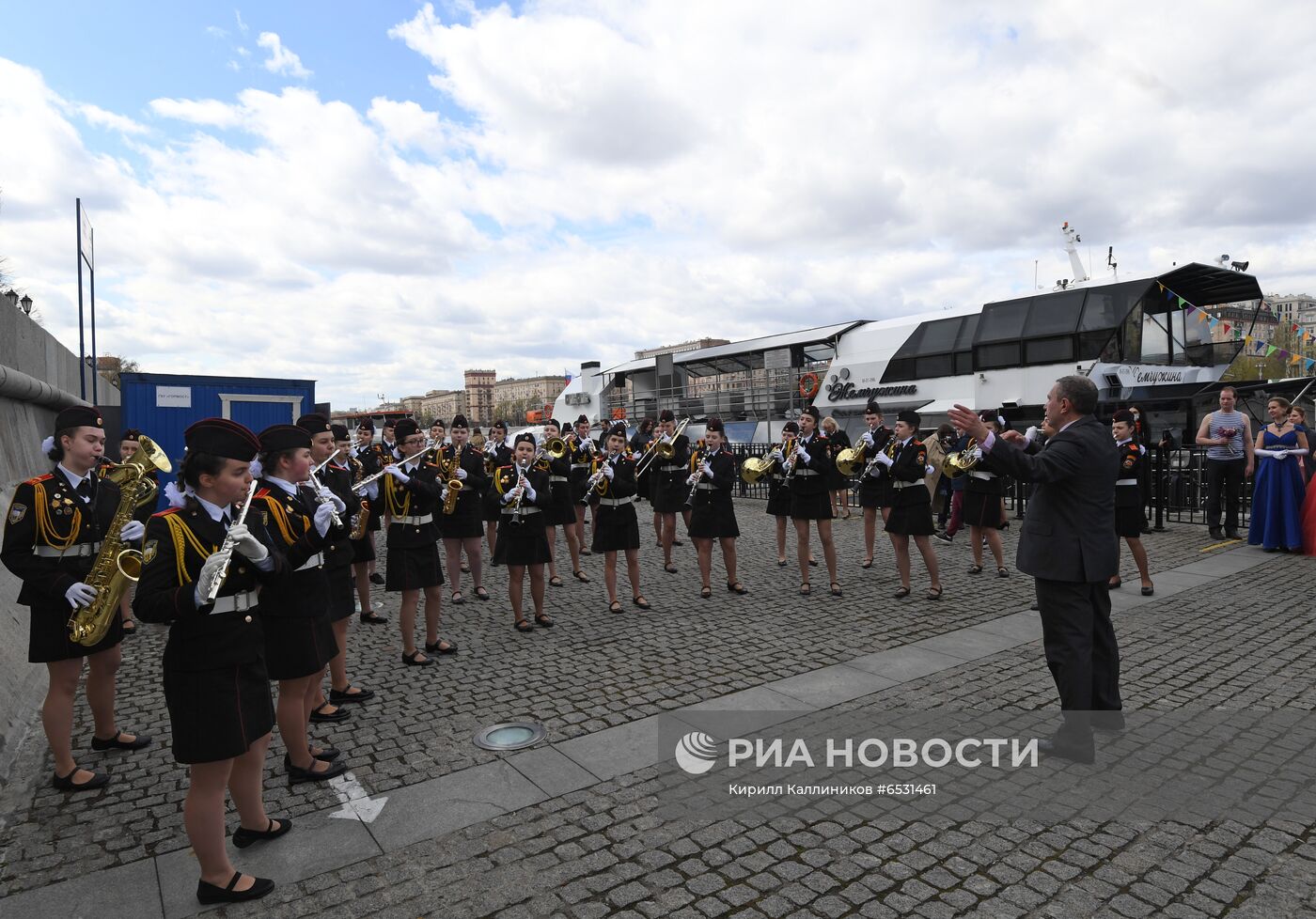 Парад теплоходов в честь начала 88-й пассажирской навигации на Москве-реке