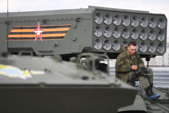 Ночная репетиция парада Победы в Москве 