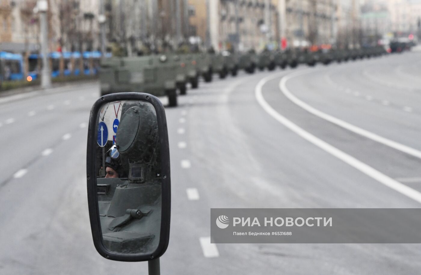 Ночная репетиция парада Победы в Москве 