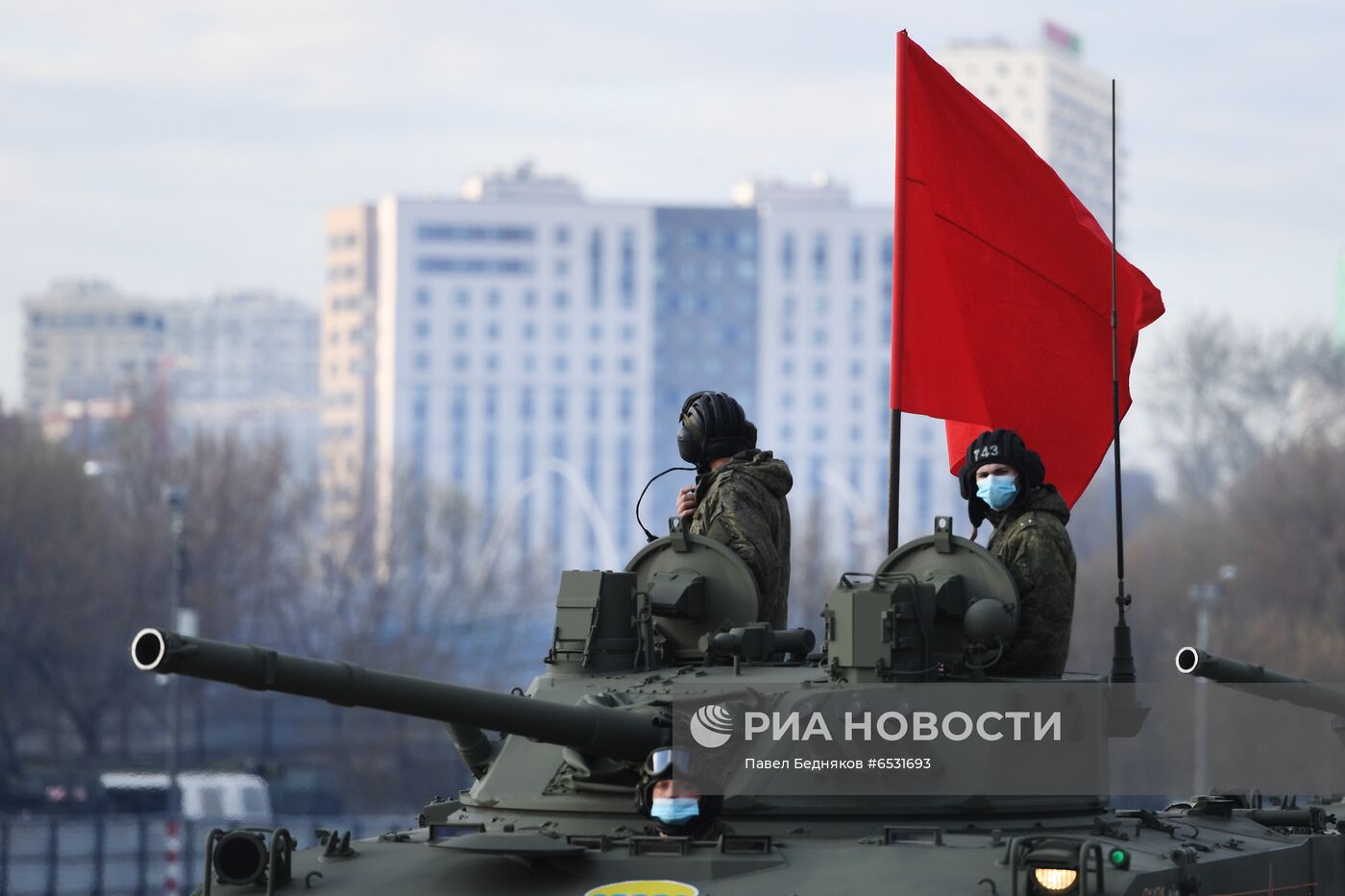 Ночная репетиция парада Победы в Москве 