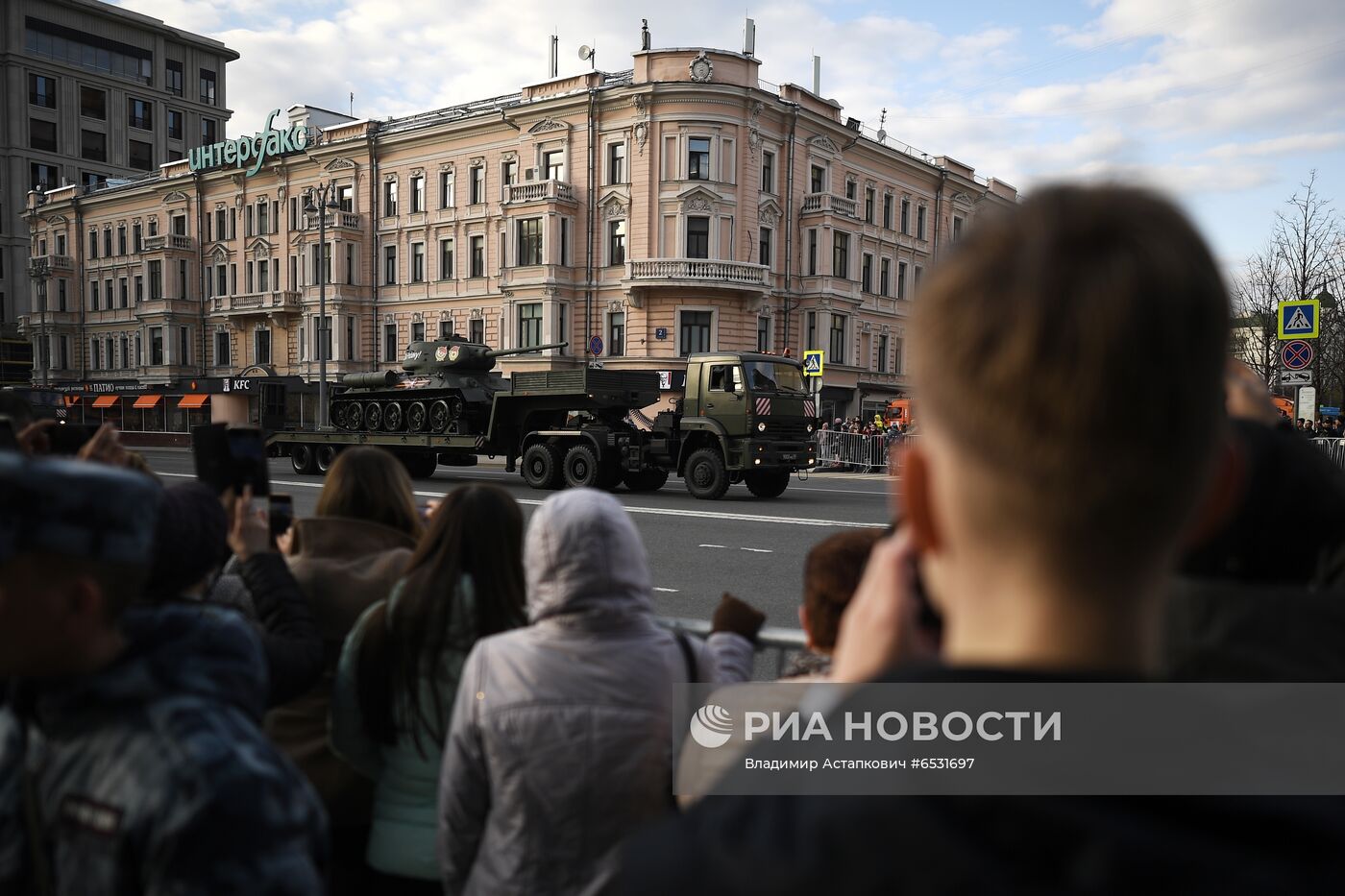 Ночная репетиция парада Победы в Москве