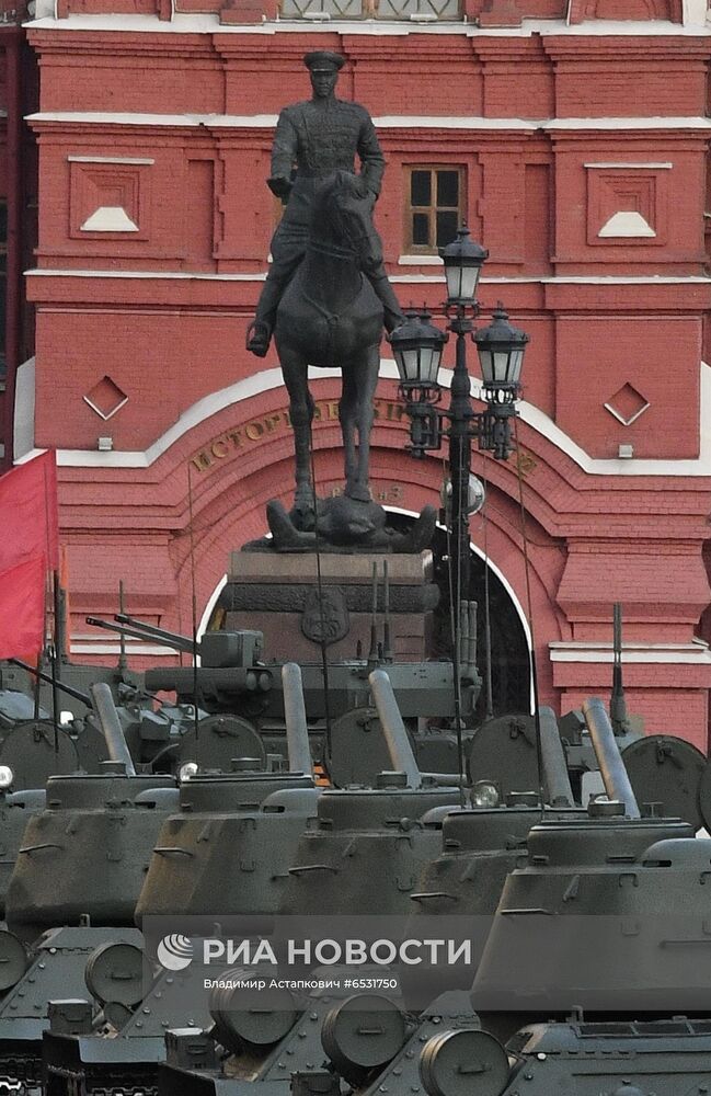 Ночная репетиция парада Победы в Москве
