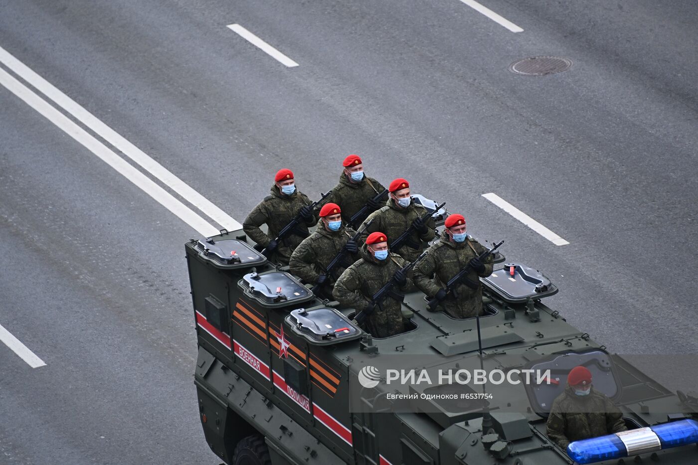 Ночная репетиция парада Победы в Москве 