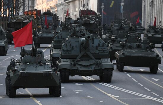 Ночная репетиция парада Победы в Москве