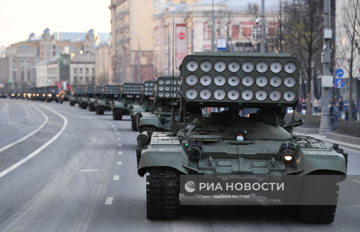 Ночная репетиция парада Победы в Москве 