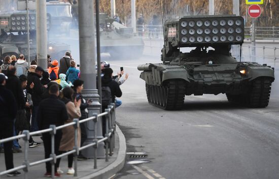 Ночная репетиция парада Победы в Москве 