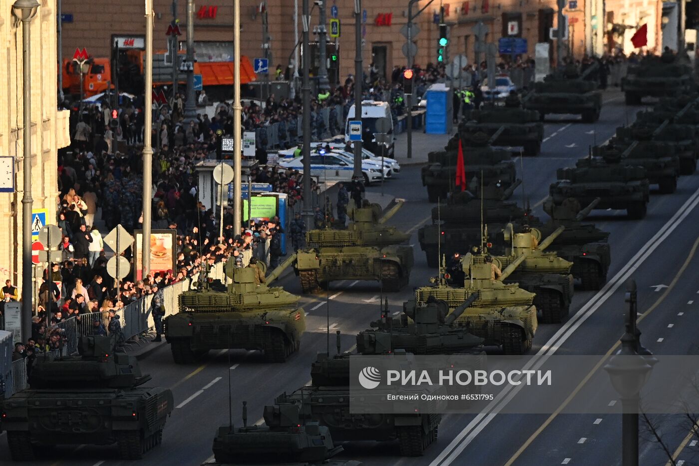 Ночная репетиция парада Победы в Москве 