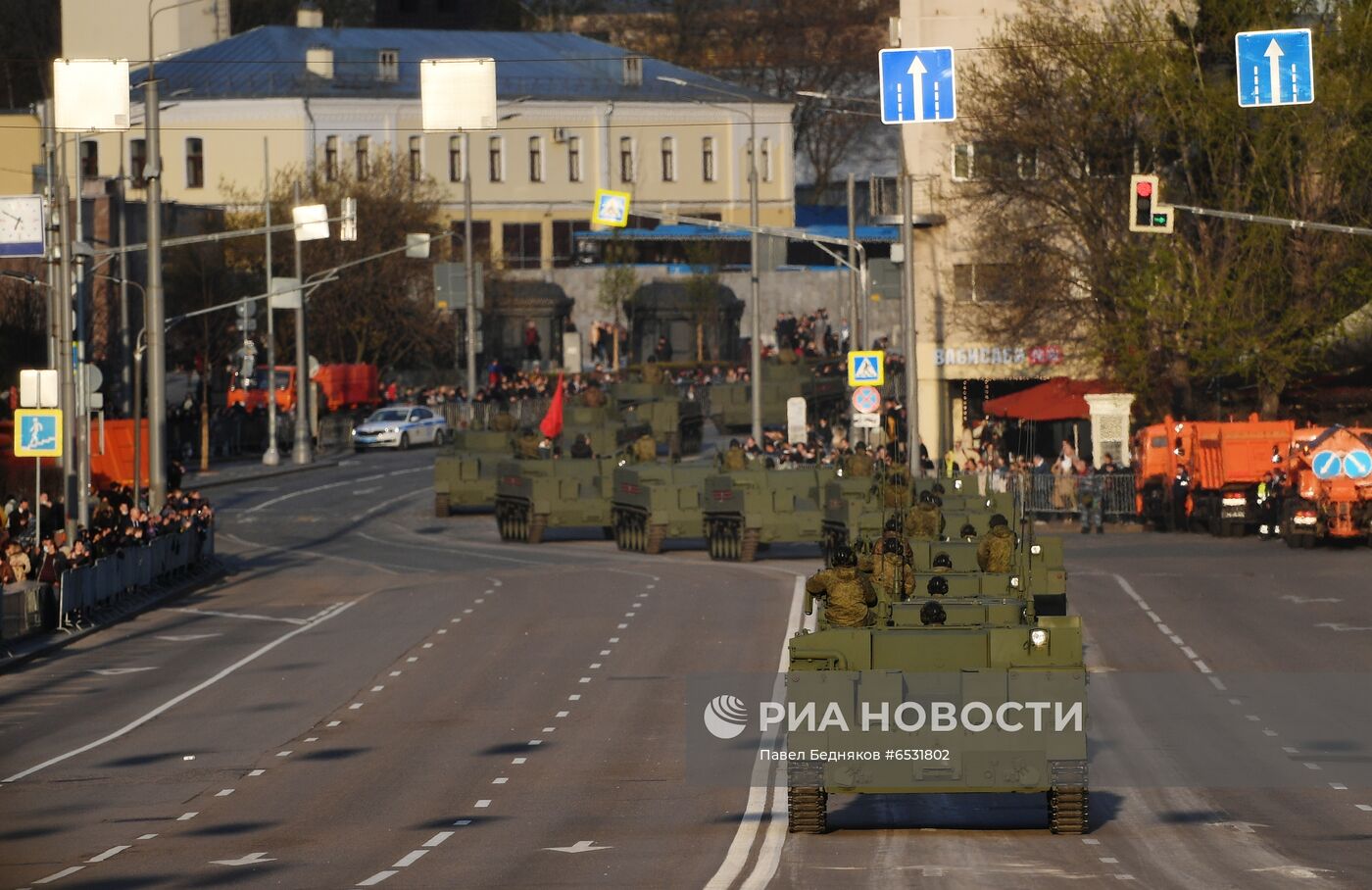 Ночная репетиция парада Победы в Москве 