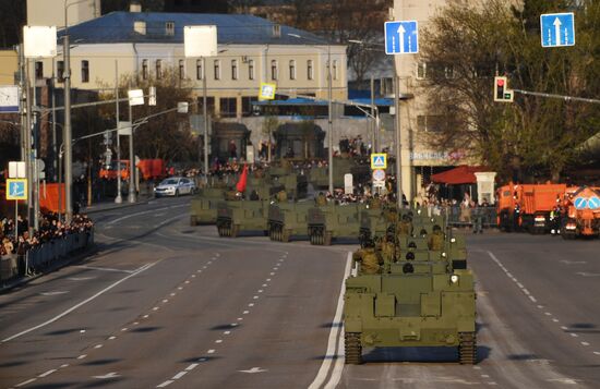 Ночная репетиция парада Победы в Москве 