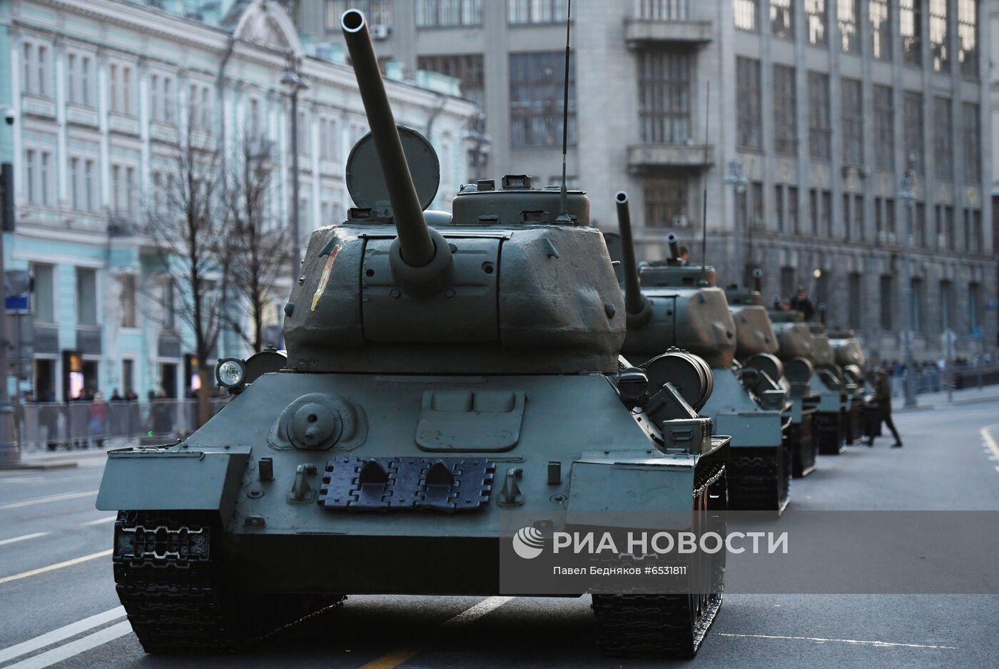 Ночная репетиция парада Победы в Москве 