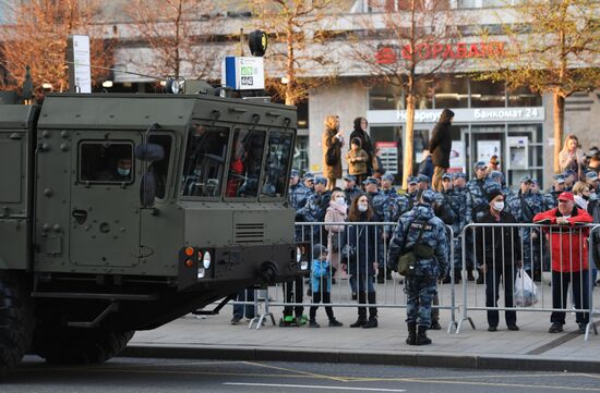 Ночная репетиция парада Победы в Москве 