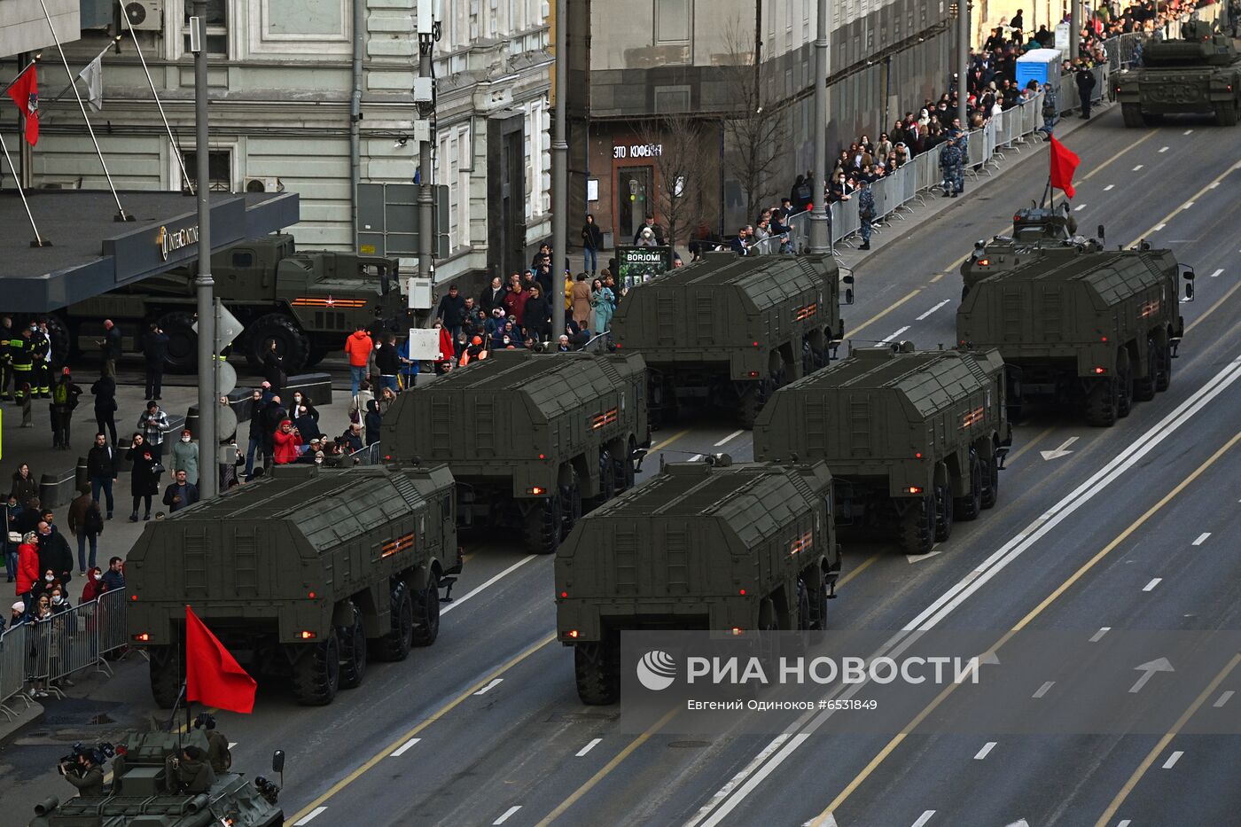 Ночная репетиция парада Победы в Москве 