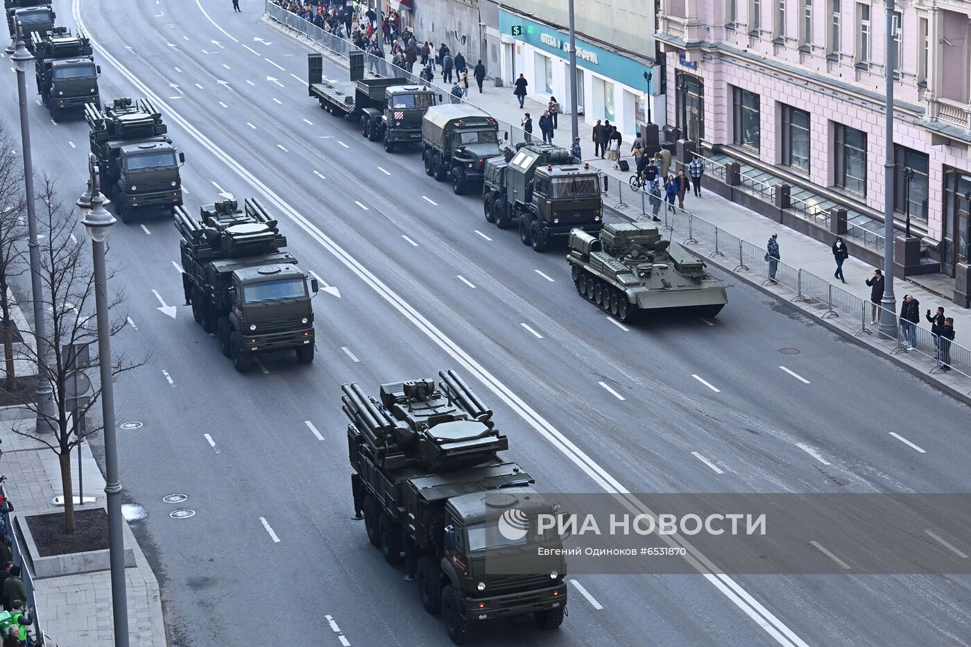 Ночная репетиция парада Победы в Москве 