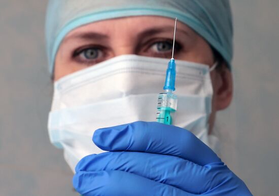 Вакцинация жителей Тулы вакциной "КовиВак"