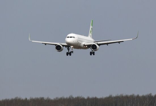 Прилет самолета S7 Airlines в новой ливрее в Домодедово